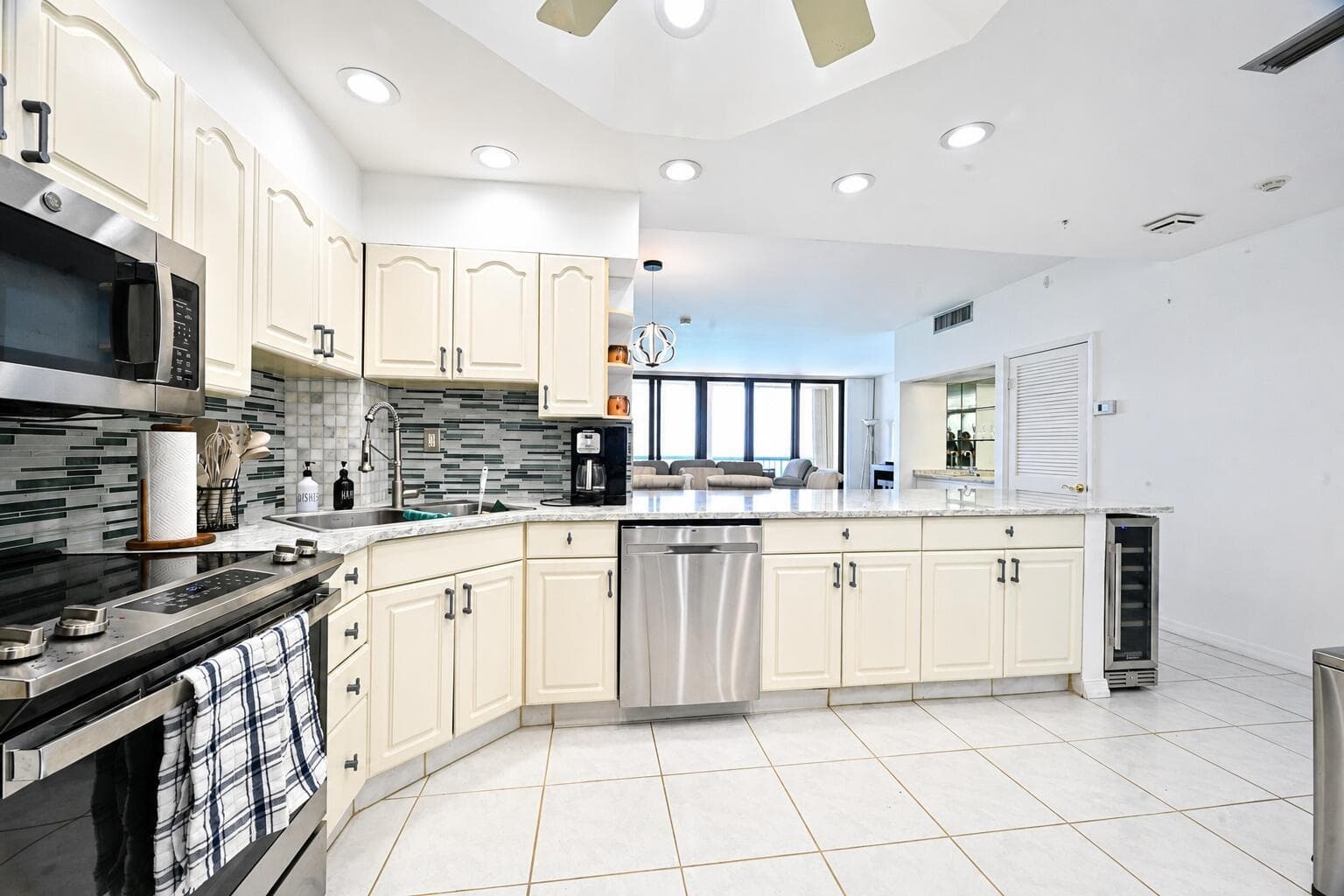 9900 S OCEAN Drive 1603 photo 7