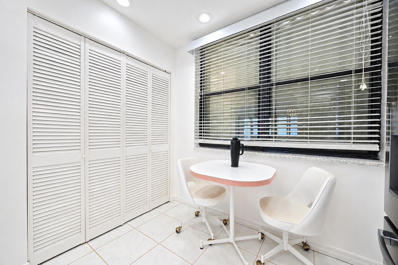 9900 S OCEAN Drive 1603 photo 5