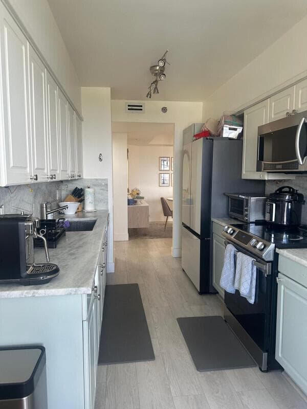 3640 Yacht Club Drive 1403 photo 7