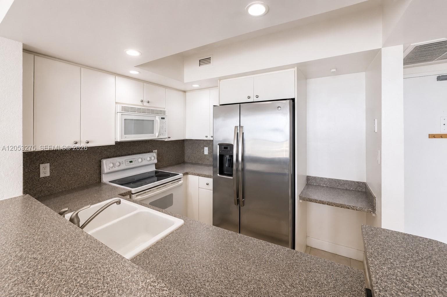 5600 Collins Ave 11L photo 11