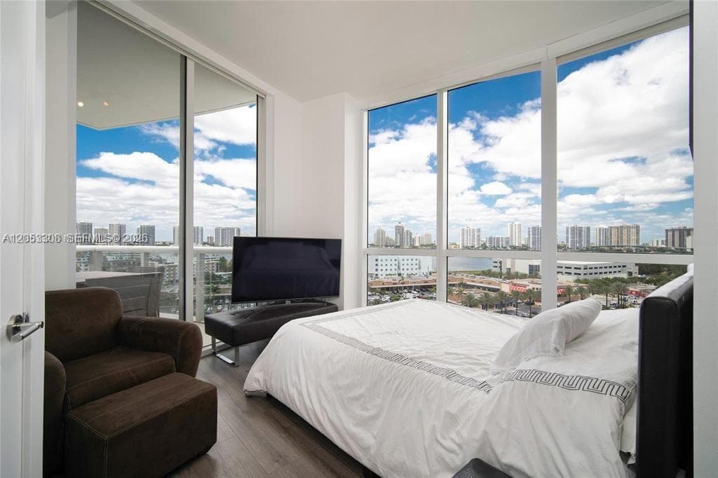 18101 Collins Ave 1101 photo 17