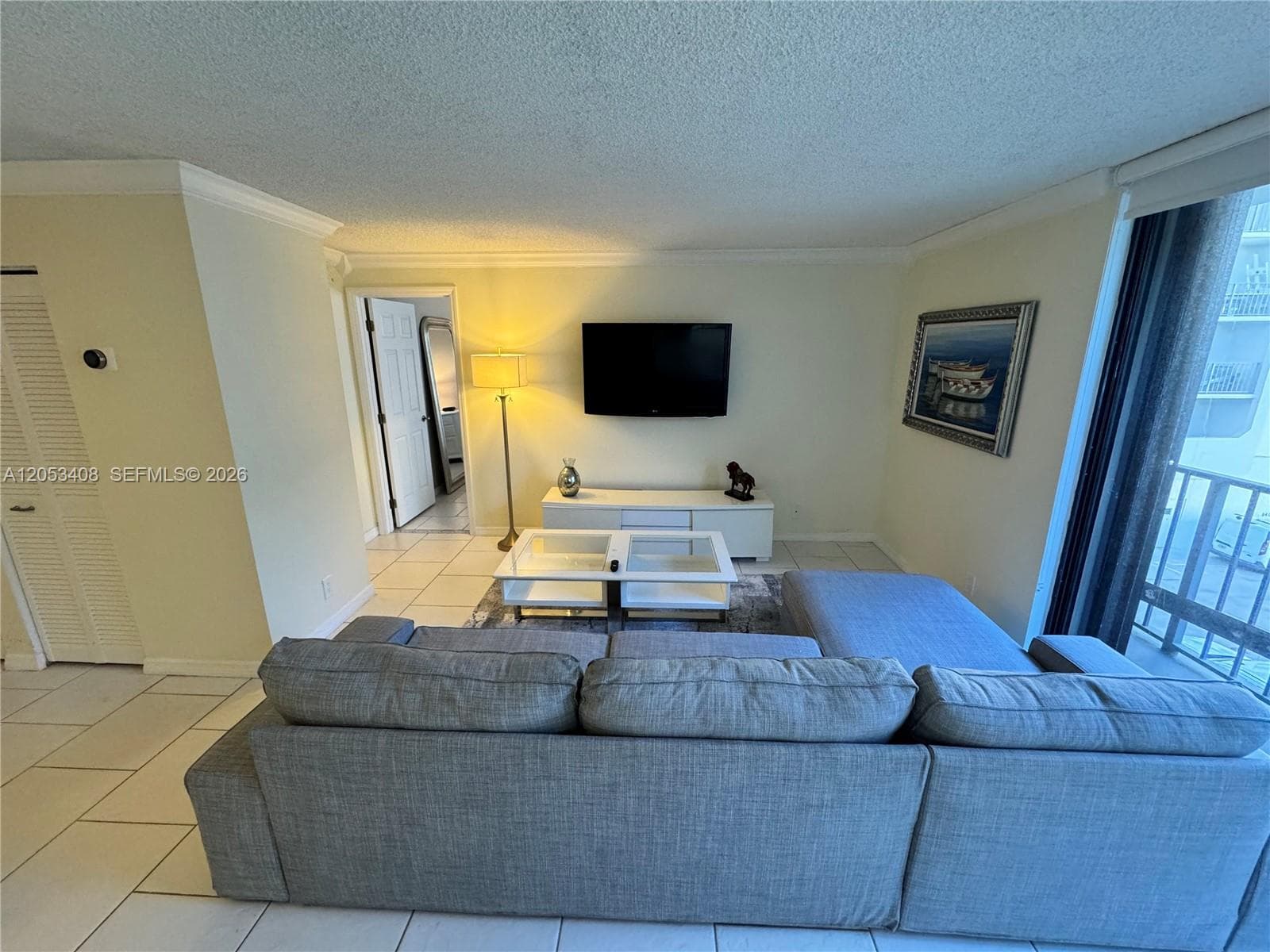 2625 Collins Ave 320 photo 2