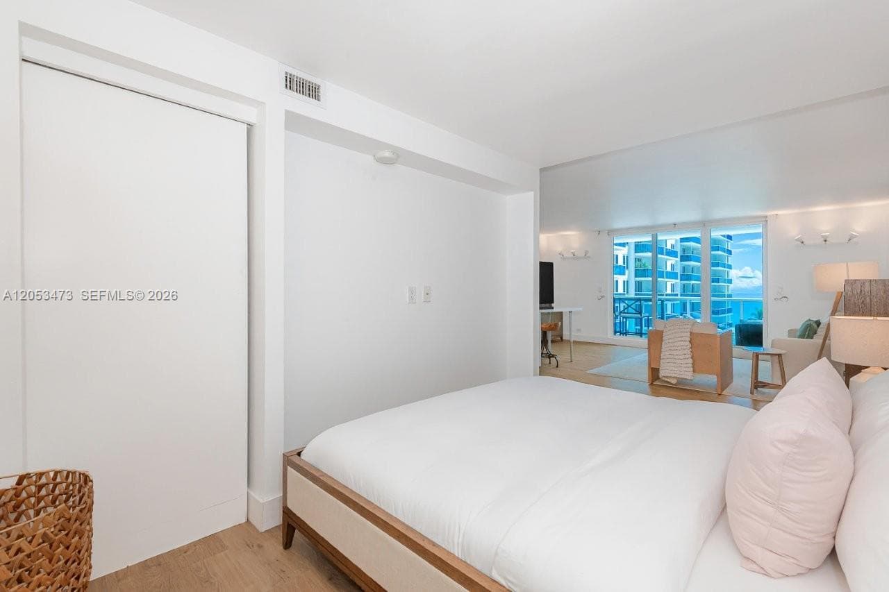 2301 Collins Ave 541 photo 23