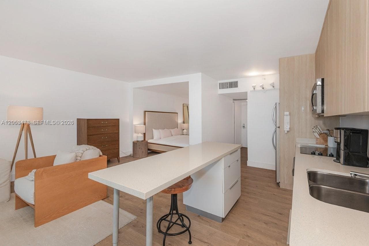 2301 Collins Ave 541 photo 13