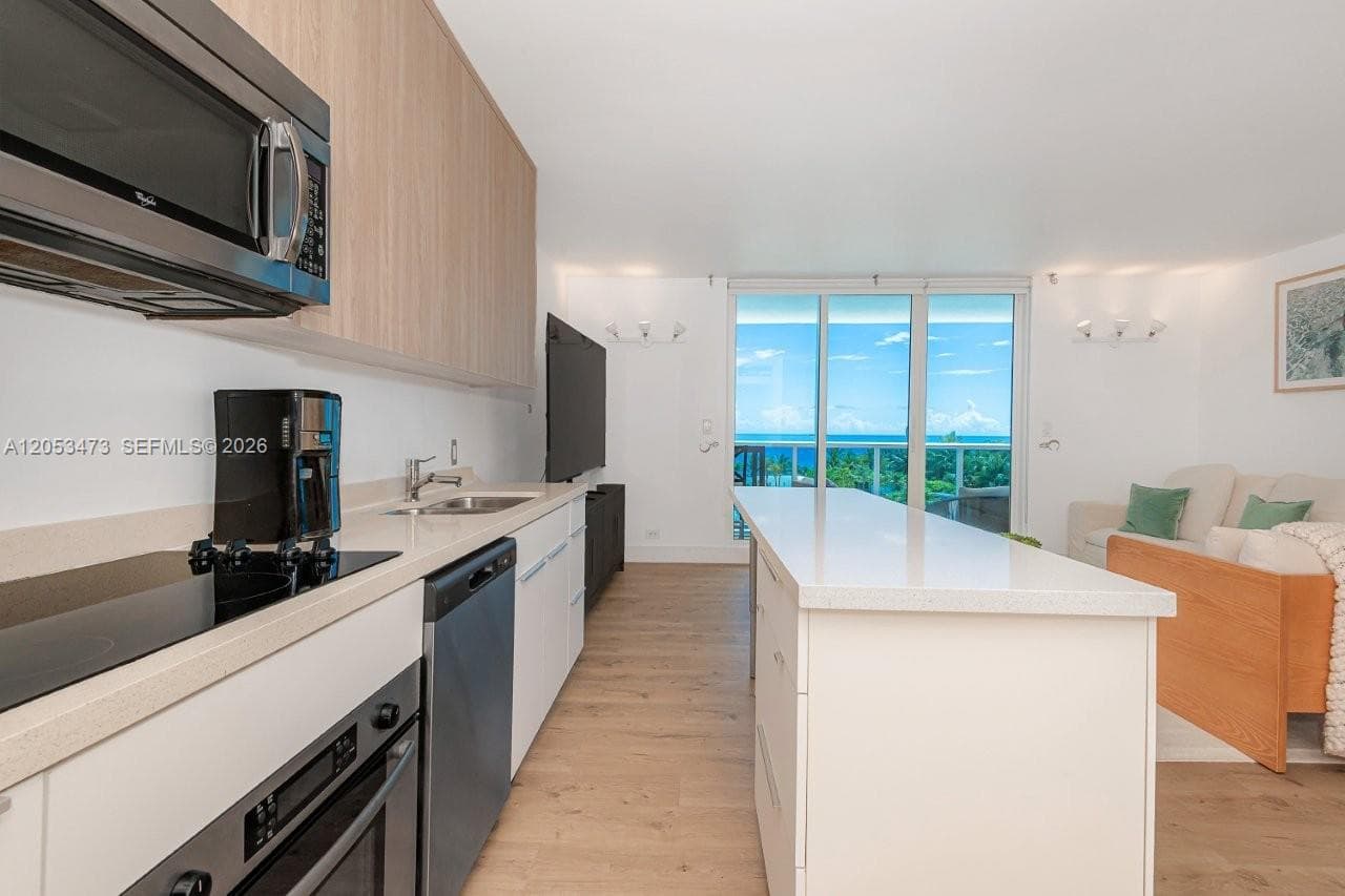 2301 Collins Ave 541 photo 16