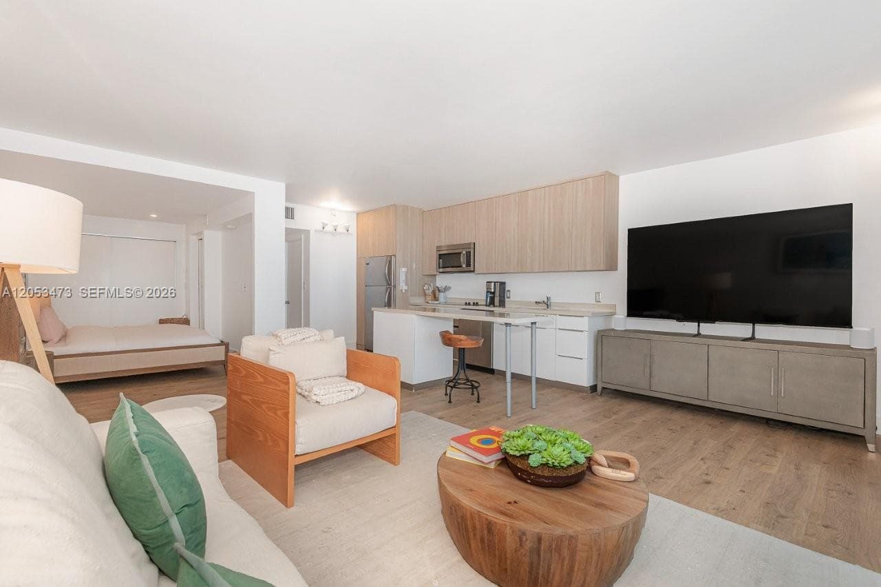 2301 Collins Ave 541 photo 10