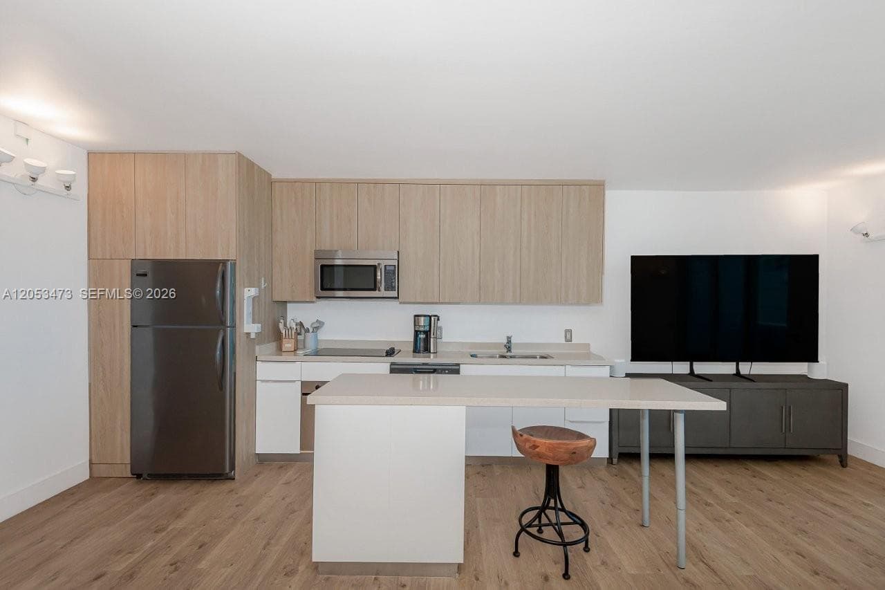2301 Collins Ave 541 photo 14