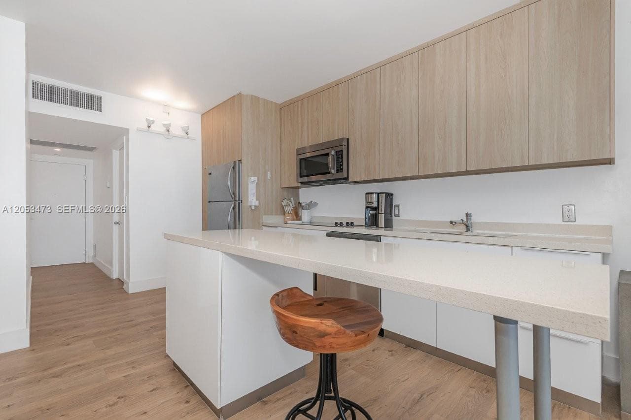 2301 Collins Ave 541 photo 11