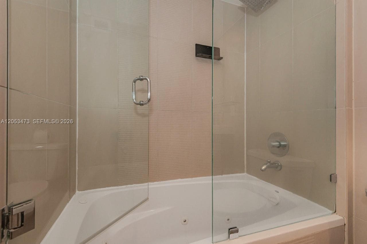 2301 Collins Ave 541 photo 25