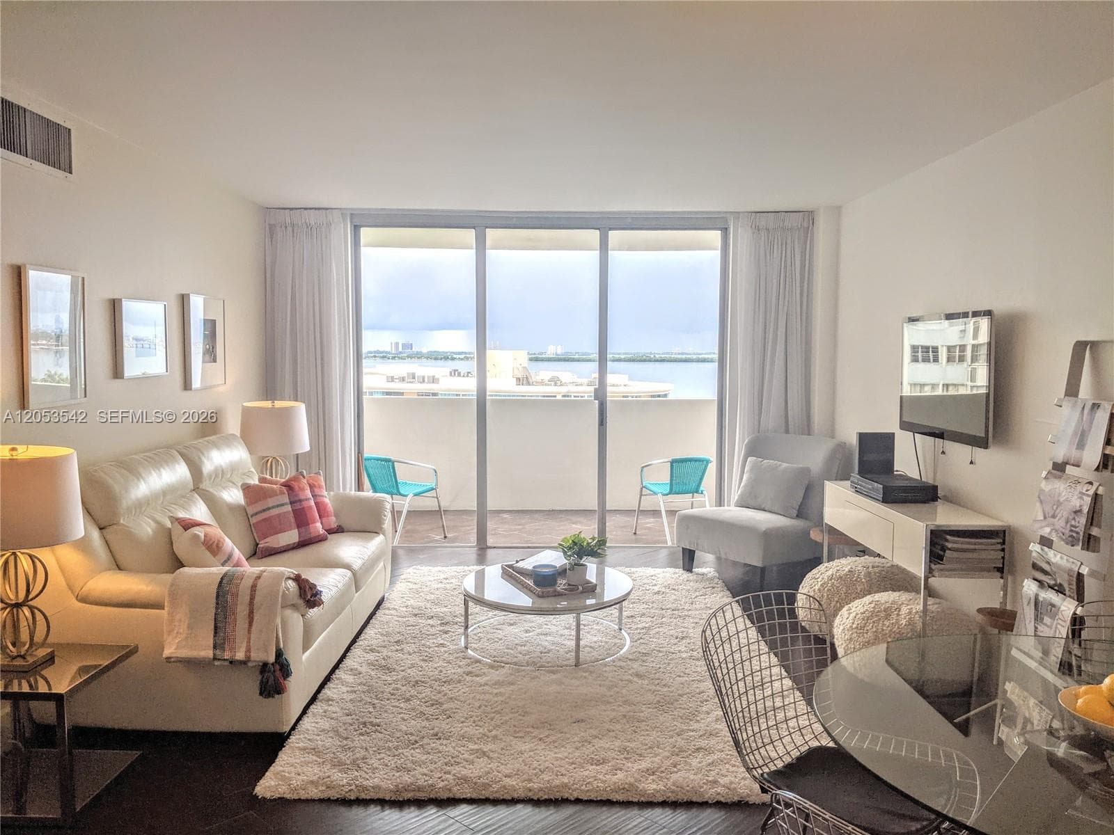 5 Island Ave 8K photo 1