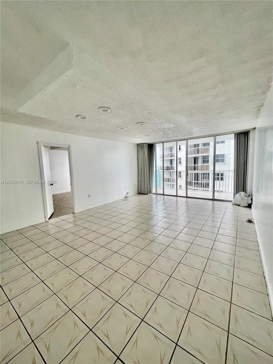 5838 Collins Ave 7E photo 10