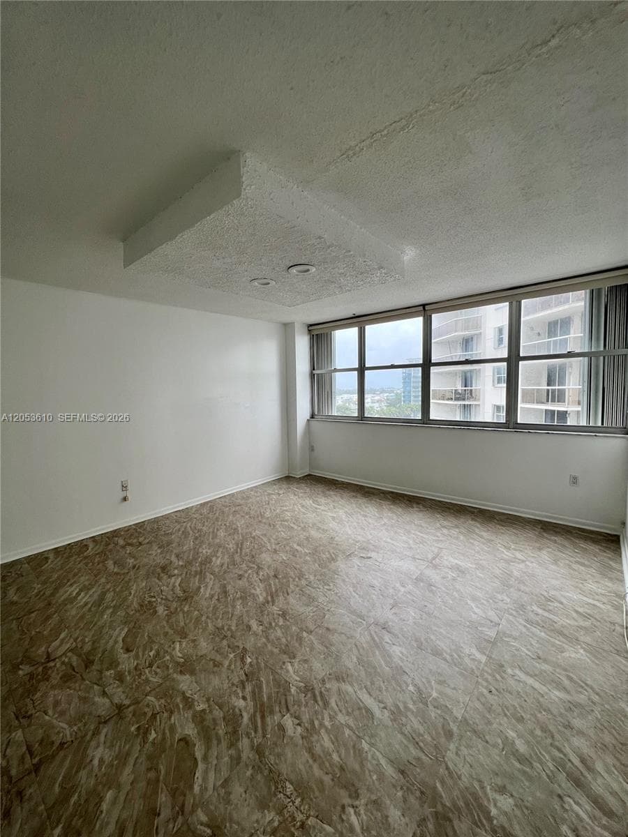 5838 Collins Ave 7E photo 14
