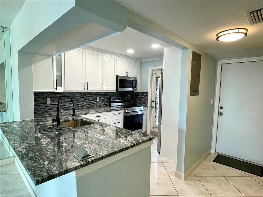 801 N OCEAN Boulevard 202 photo 1