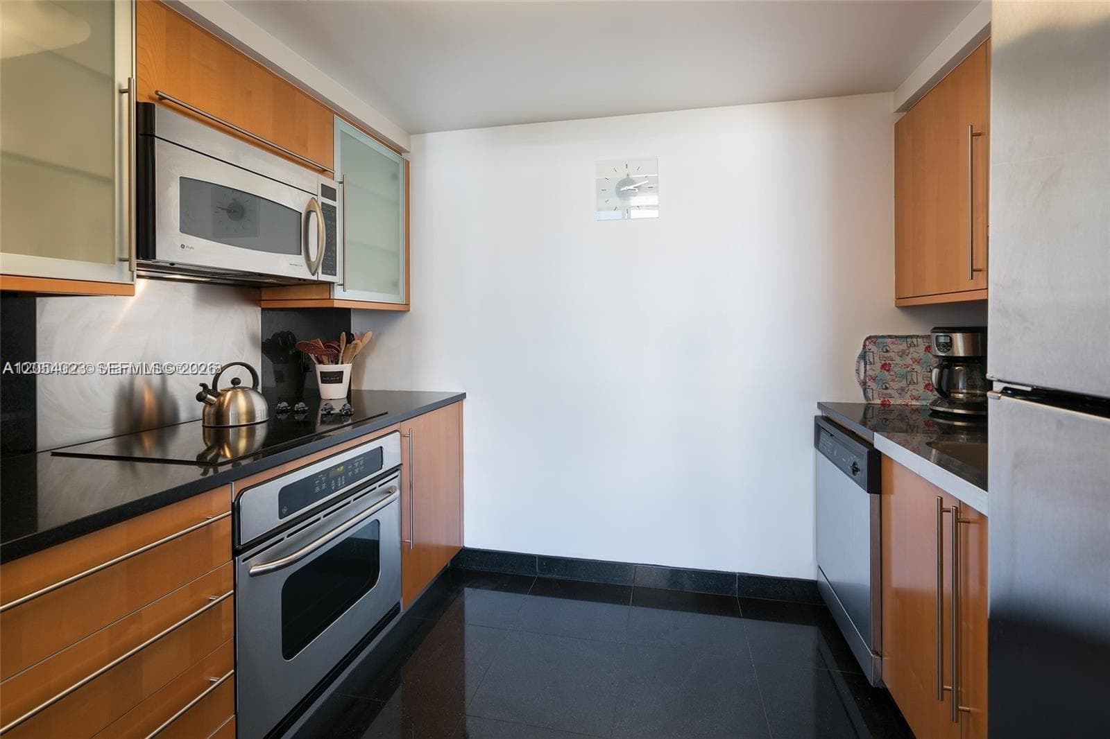 6365 Collins Ave 1811 photo 2