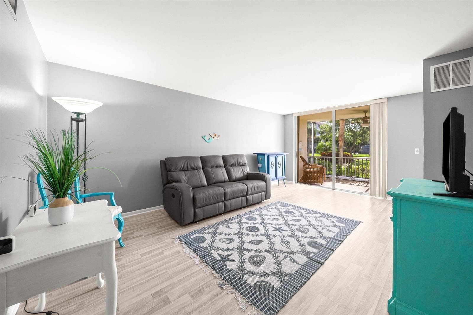 2525 Florida Boulevard 130 photo 3