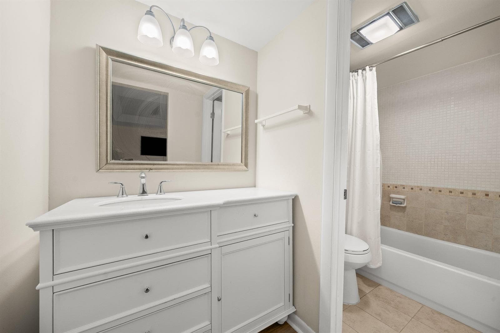 2525 Florida Boulevard 130 photo 18