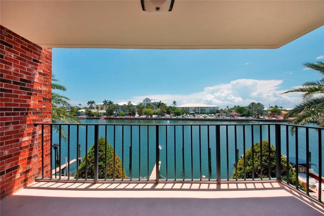 1800 S OCEAN Drive 407 photo 17