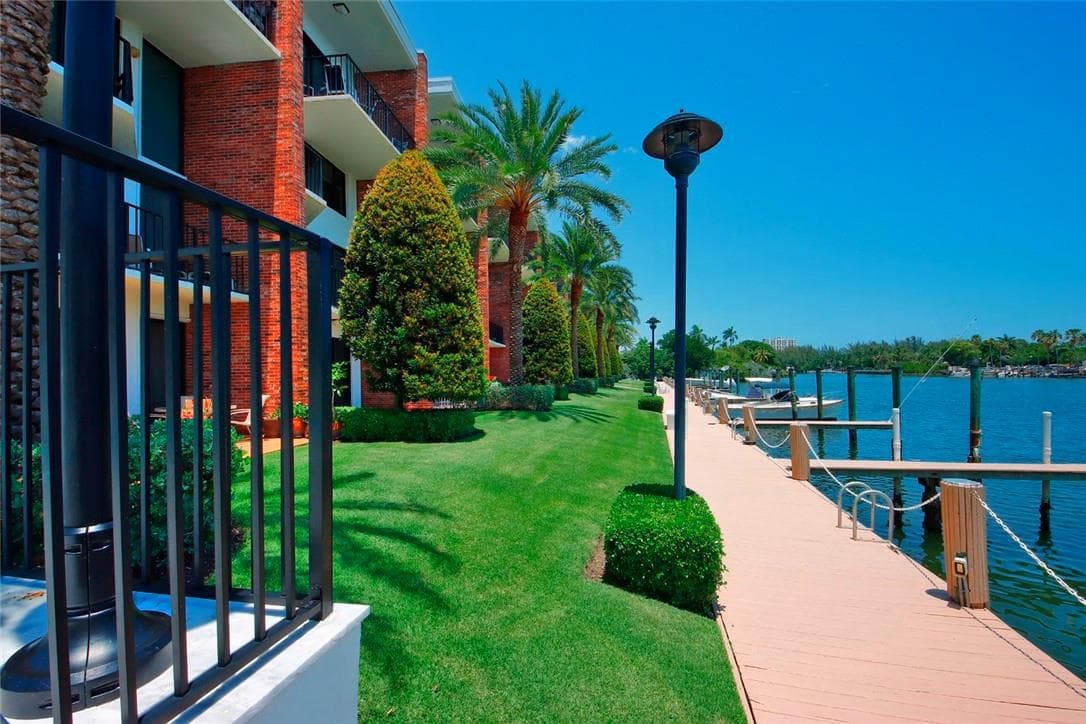 1800 S OCEAN Drive 407 photo 5