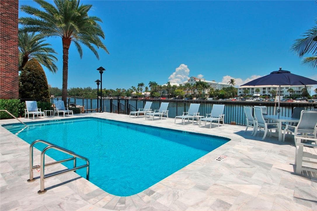 1800 S OCEAN Drive 407 photo 4