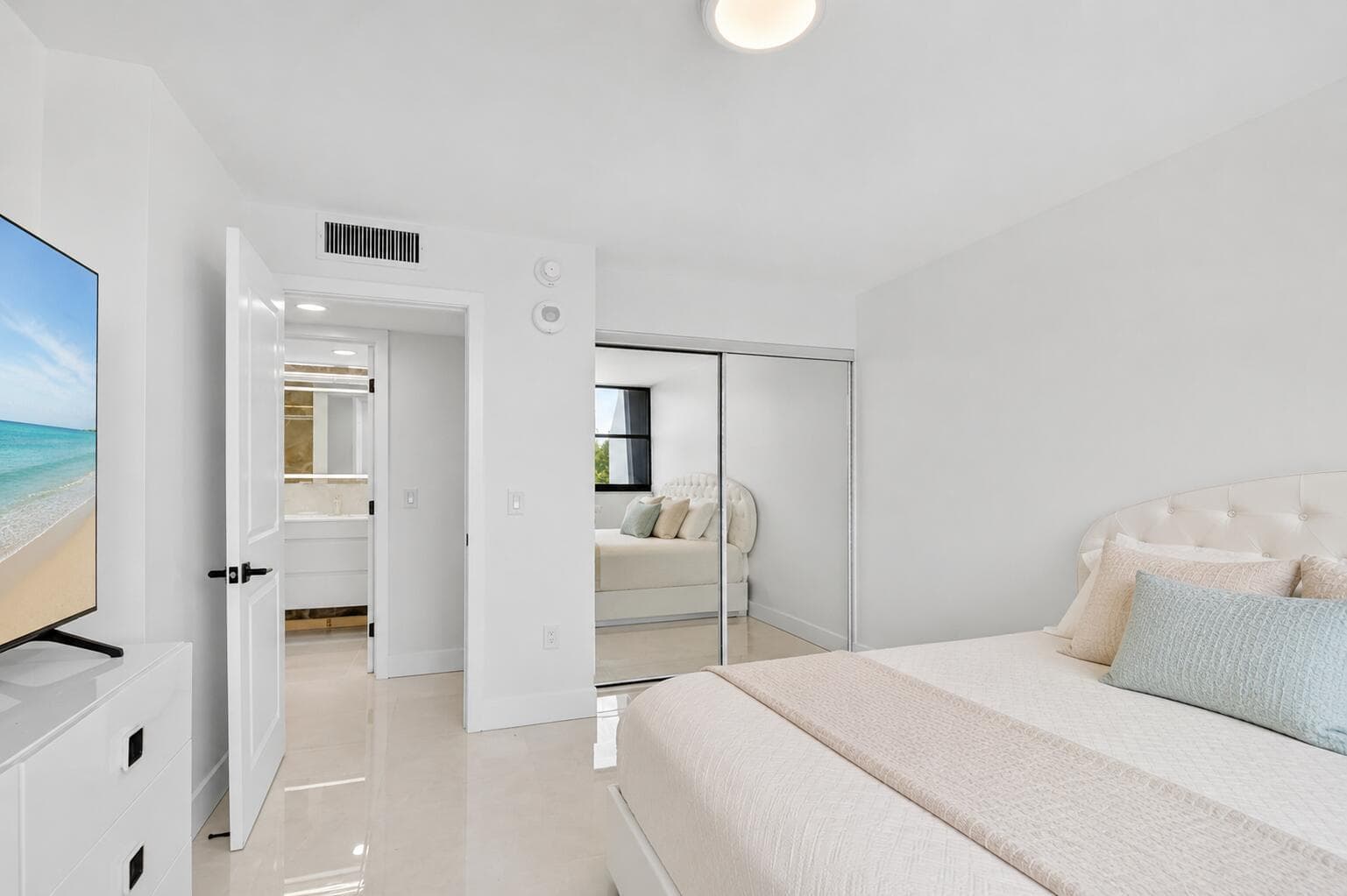 5600 N Flagler Drive Unit 207 photo 16