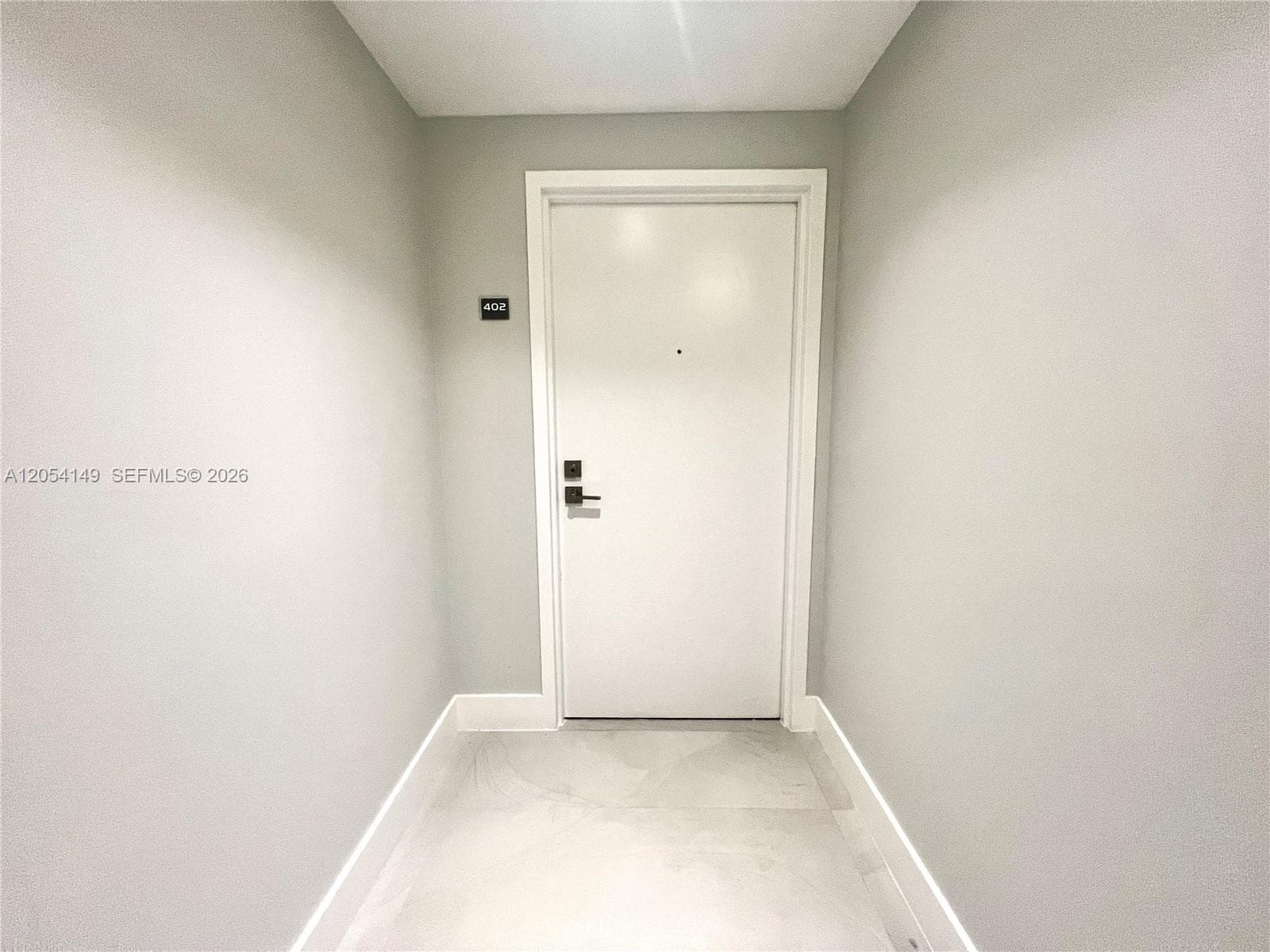 2457 Collins Ave 402 photo 19