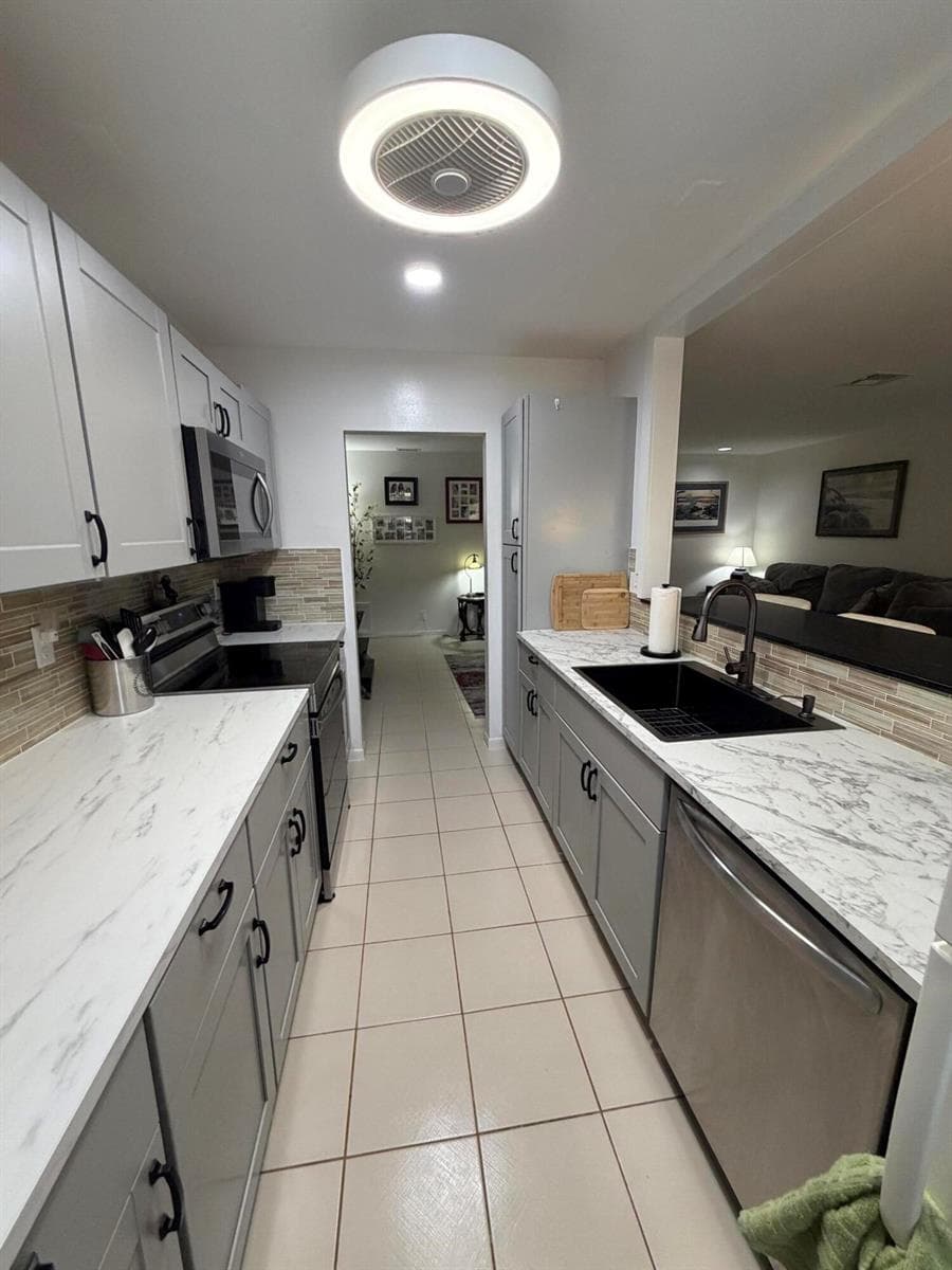 14010 Nesting Way C photo 3