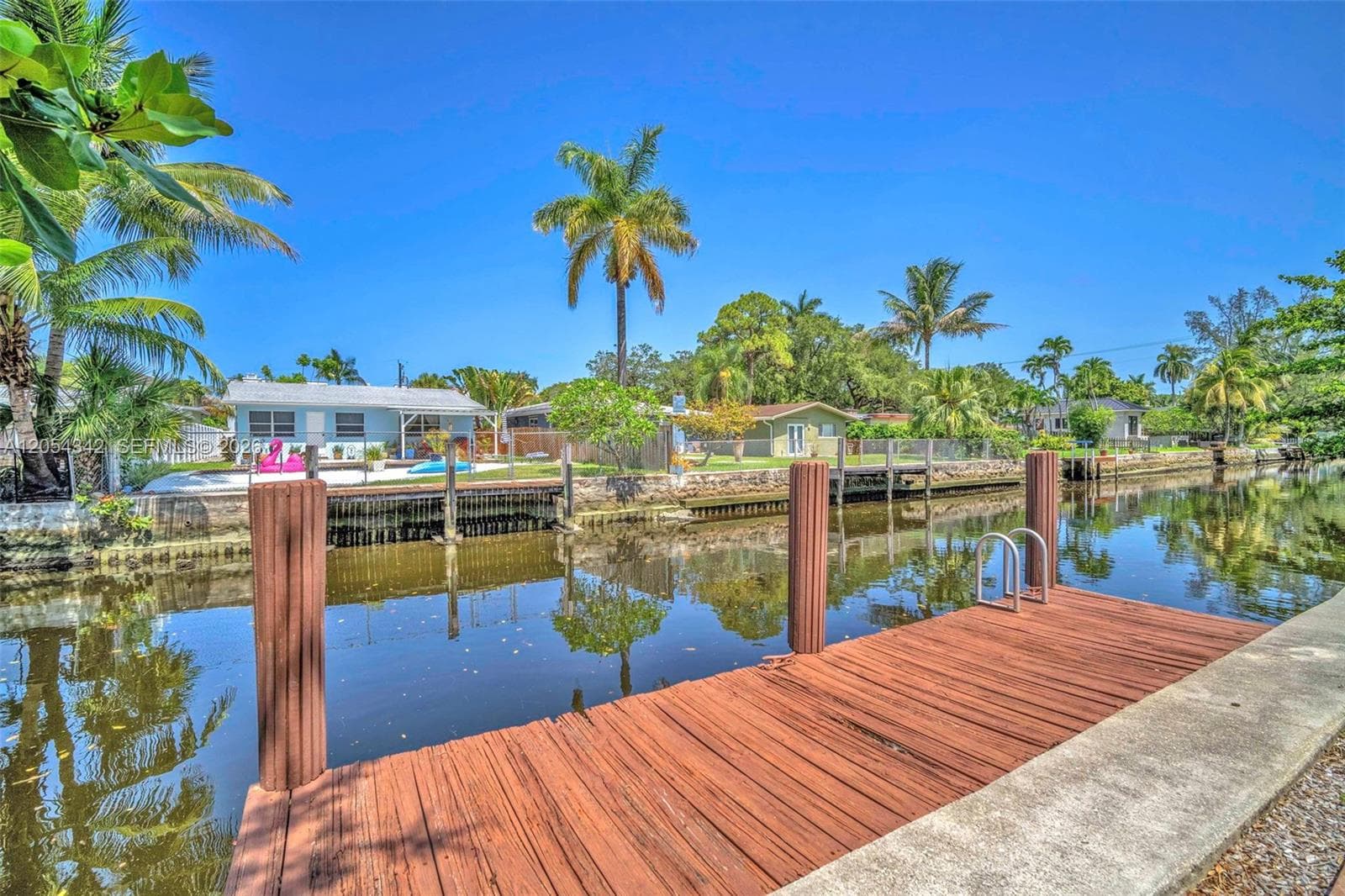 800 SW 8th Ter photo 4