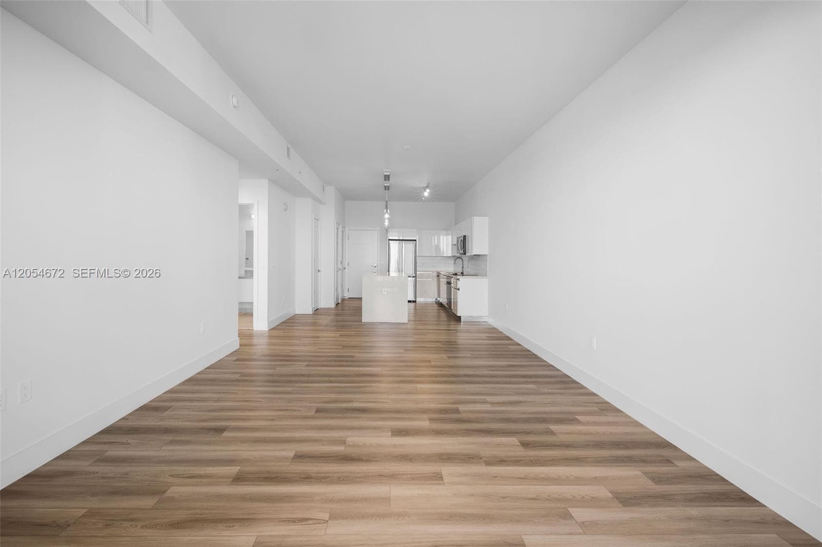 101 Diplomat Pkwy 1407 photo 16
