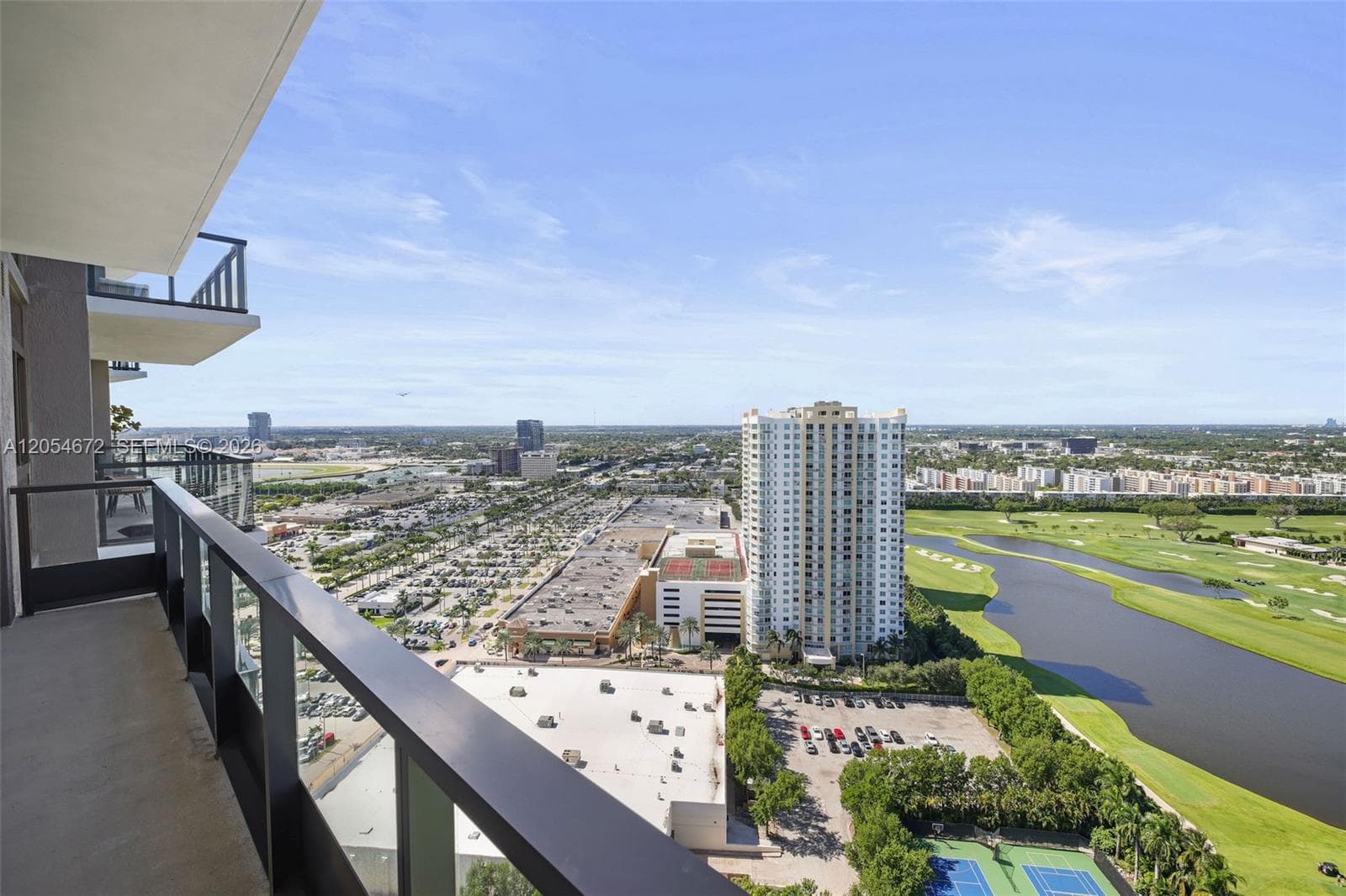 101 Diplomat Pkwy 1407 photo 18