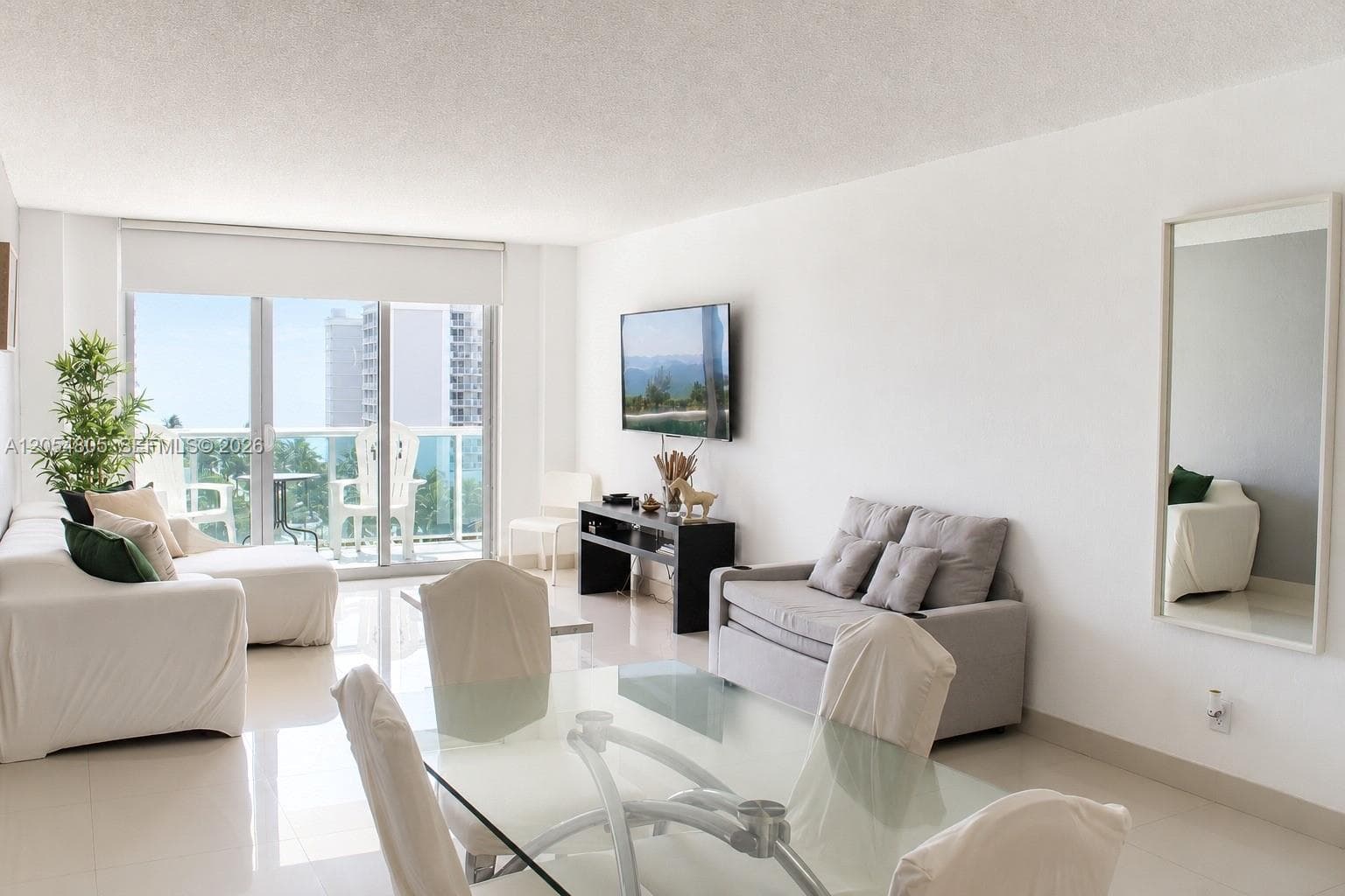 19370 Collins Ave 915 photo 6