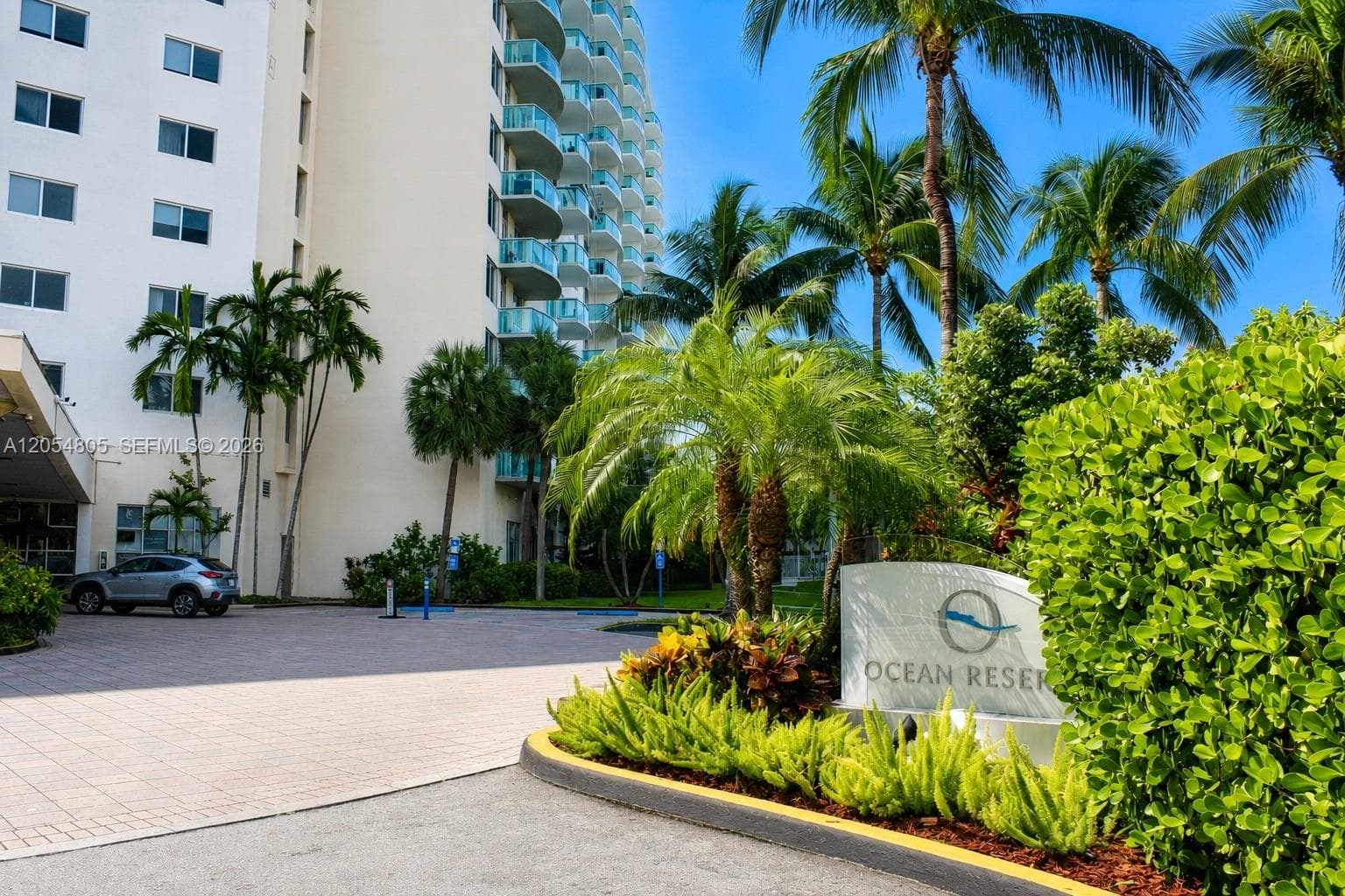 19370 Collins Ave 915 photo 14