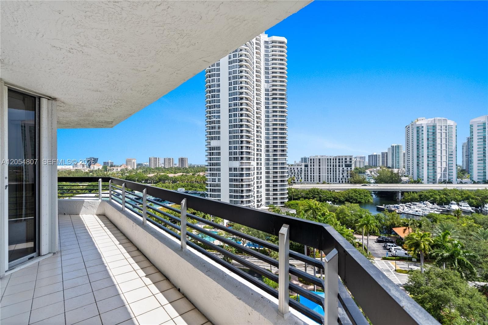 3600 Mystic Pointe Dr 1207 photo 21