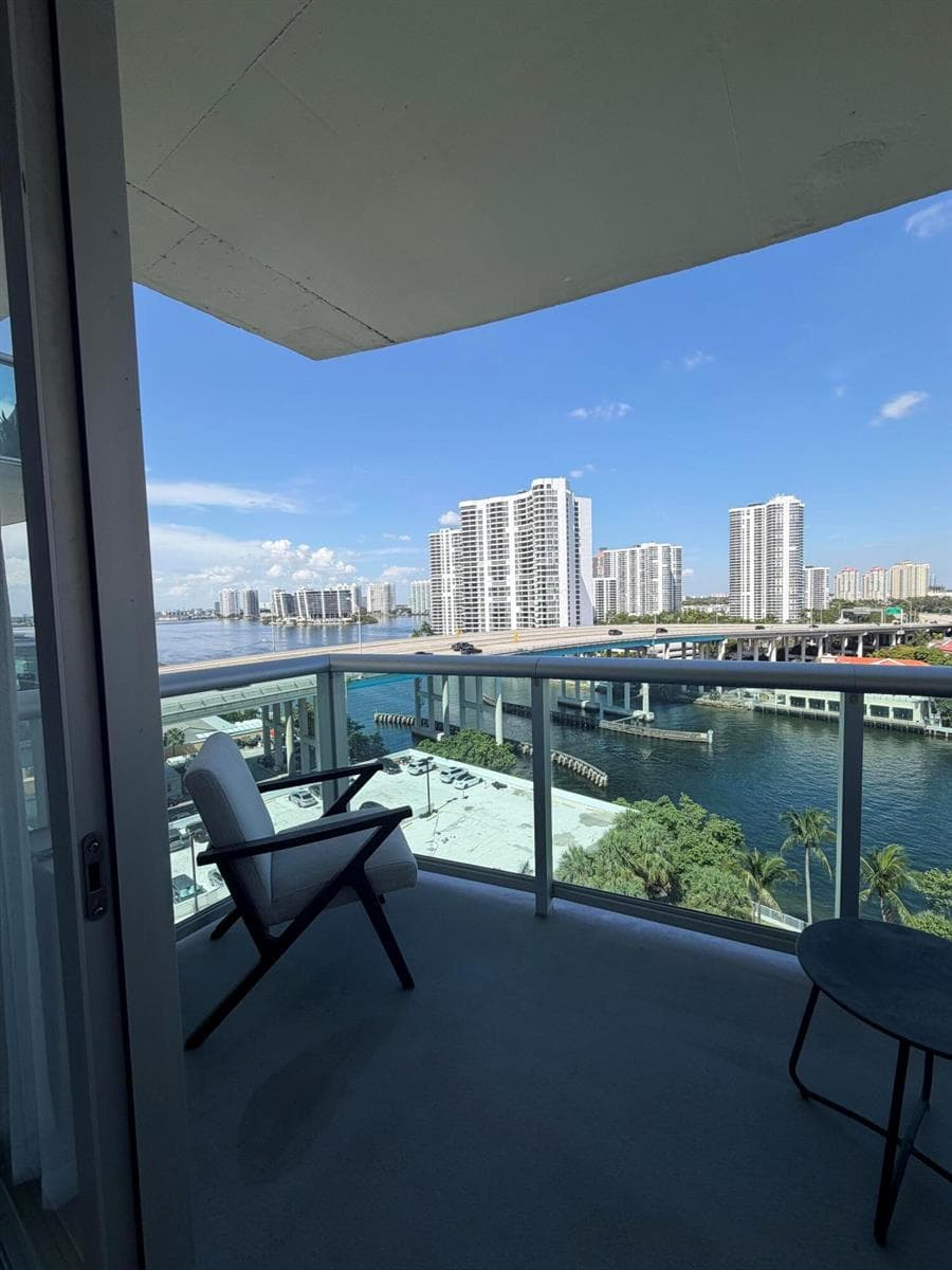 19390 Collins Avenue 1103 photo 9