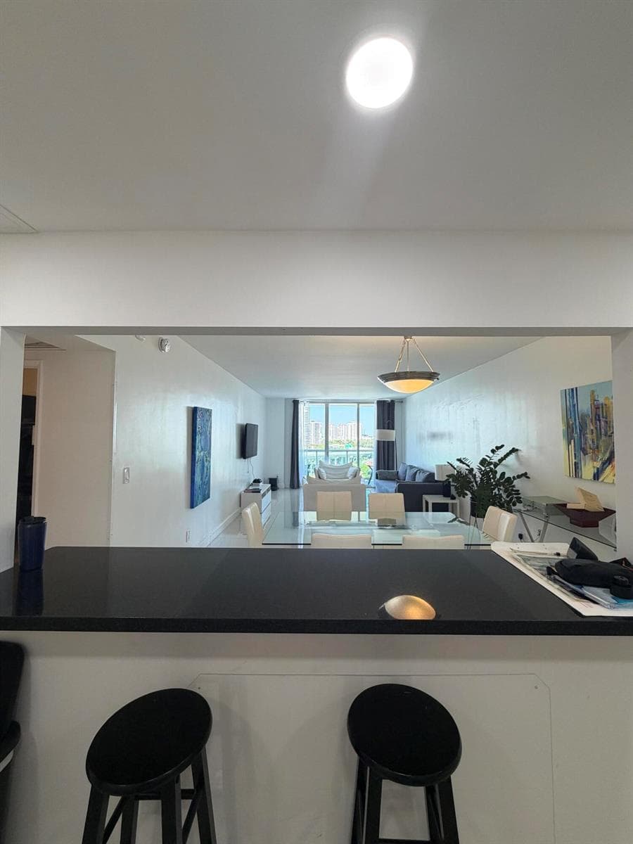 19390 Collins Avenue 1103 photo 4