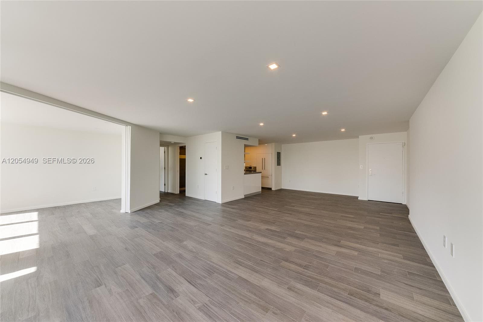 11 Island Ave 908 photo 16