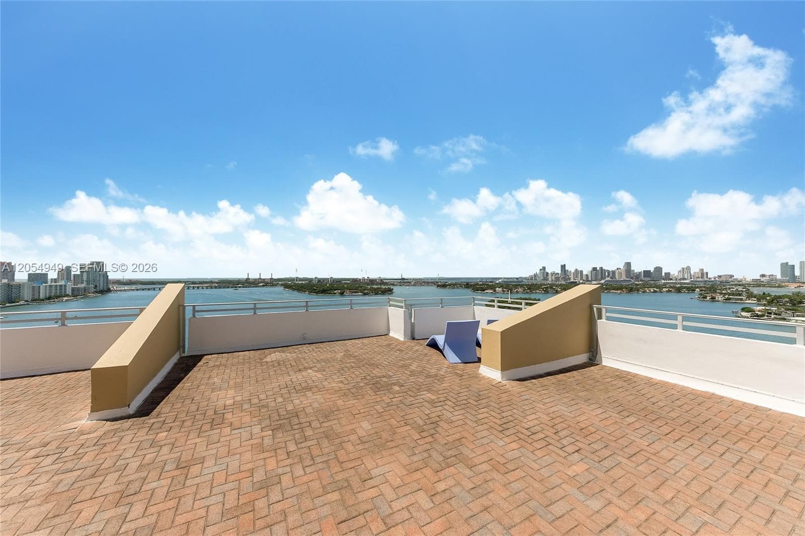 11 Island Ave 908 photo 18