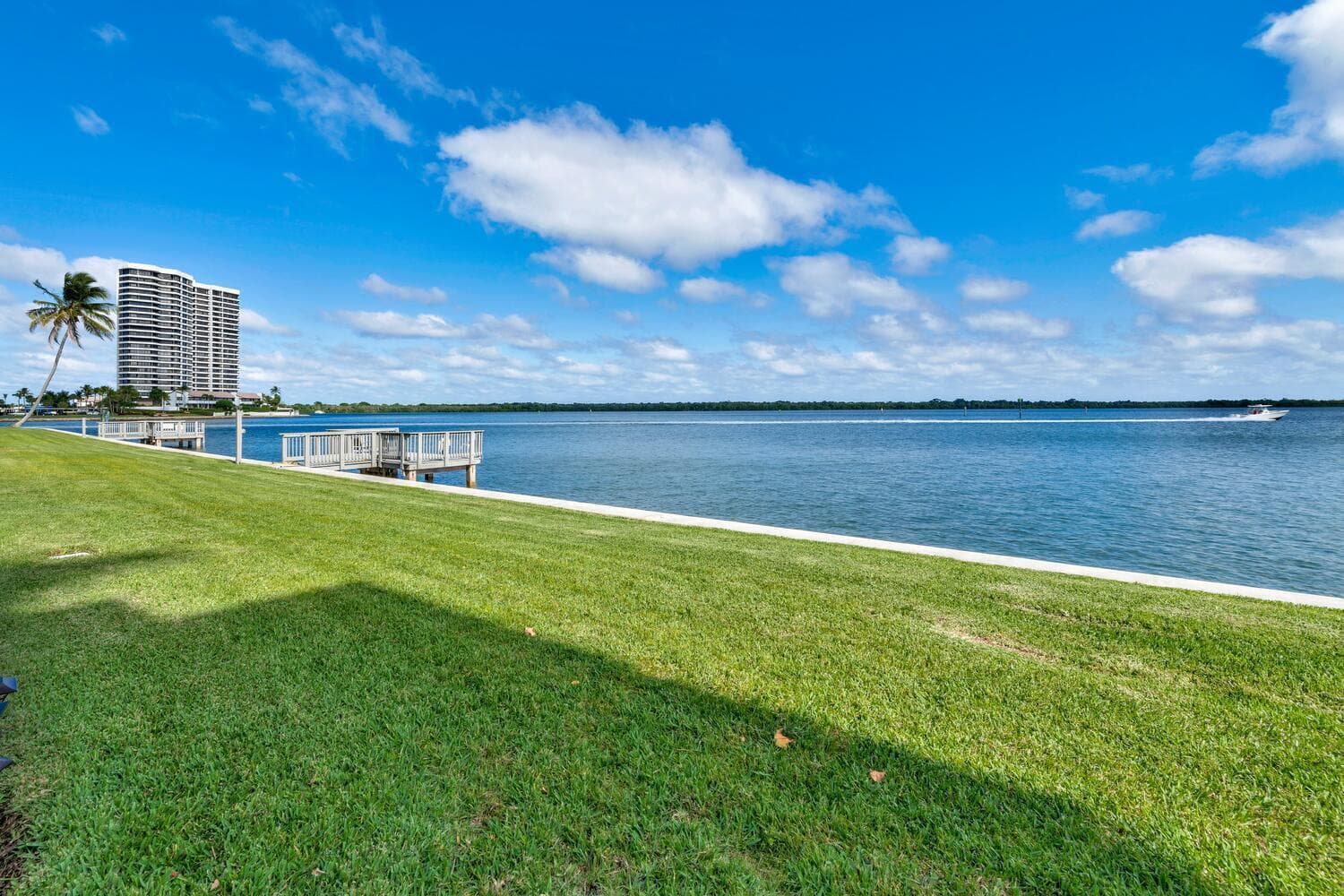 52 Yacht Club Drive 309 photo 24
