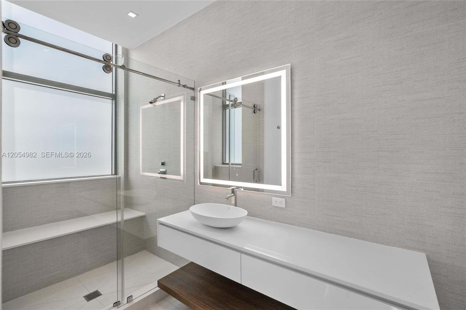 5875 Collins Ave 401 photo 17