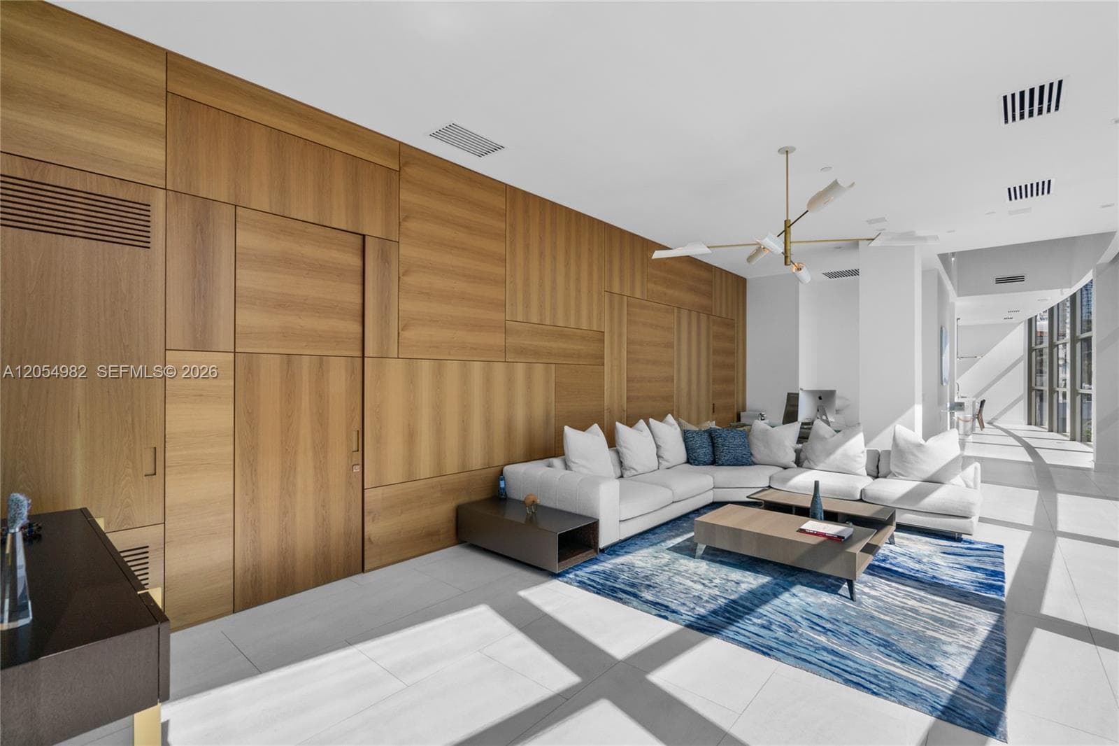 5875 Collins Ave 401 photo 3