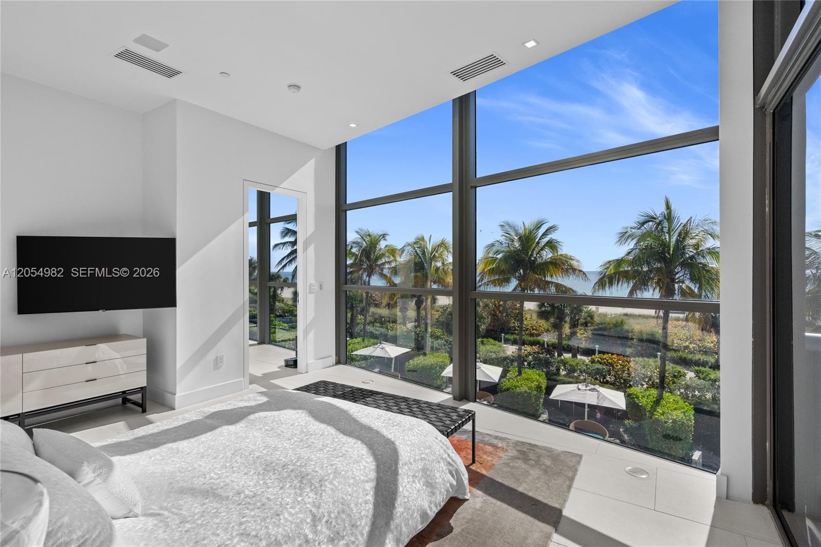 5875 Collins Ave 401 photo 11