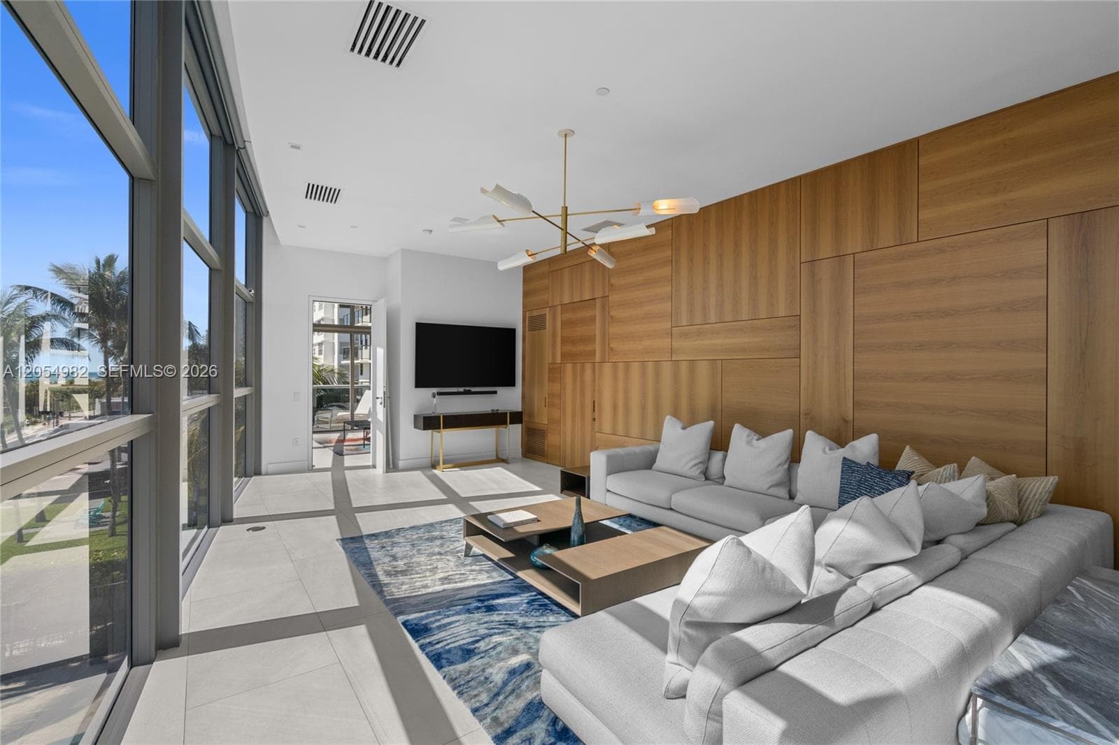 5875 Collins Ave 401 photo 4