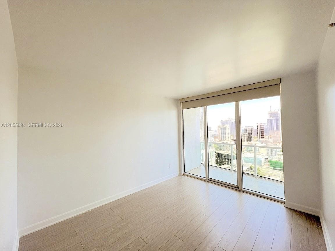 31 SE 5th St 3712 photo 13