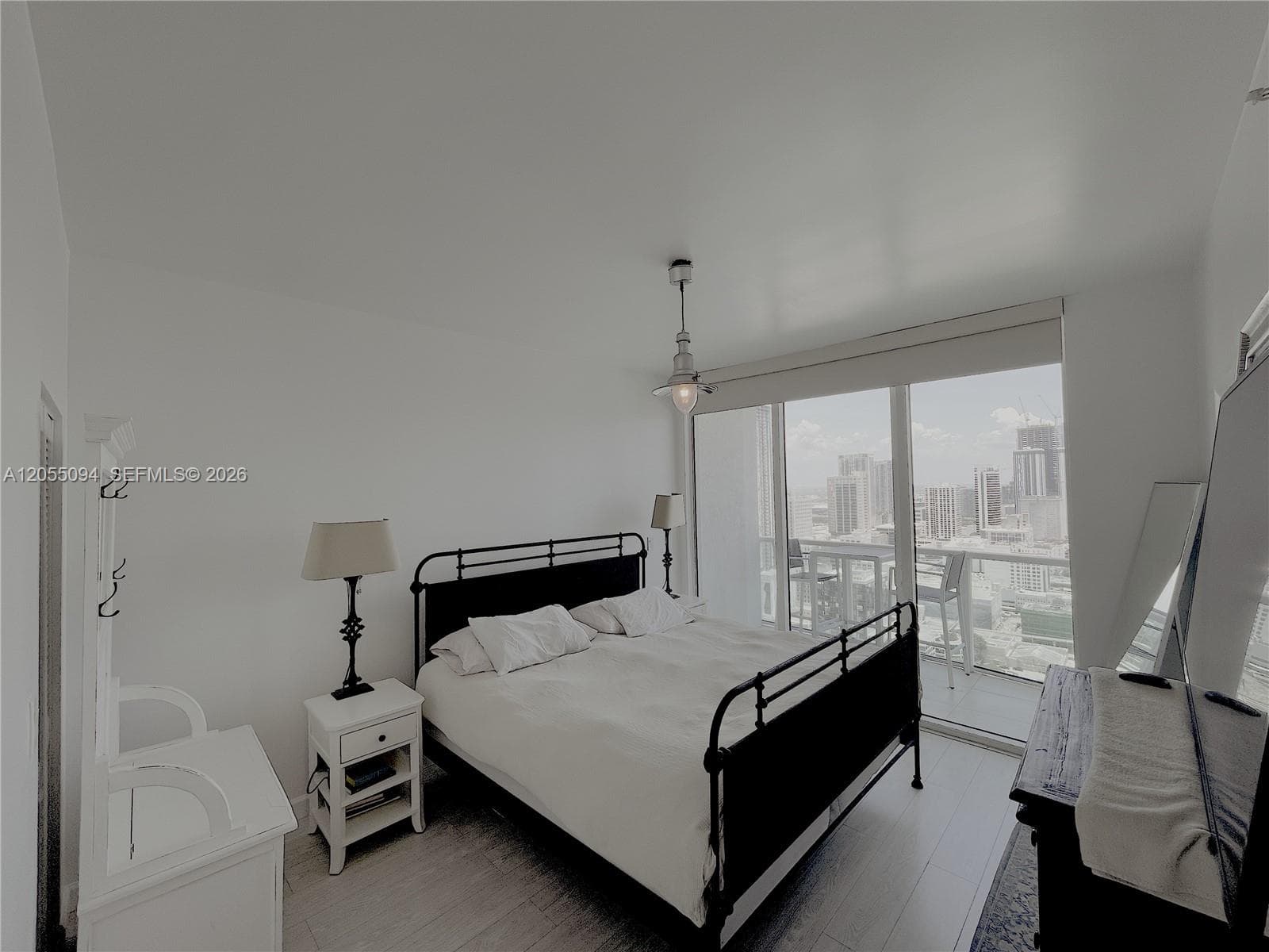 31 SE 5th St 3712 photo 12