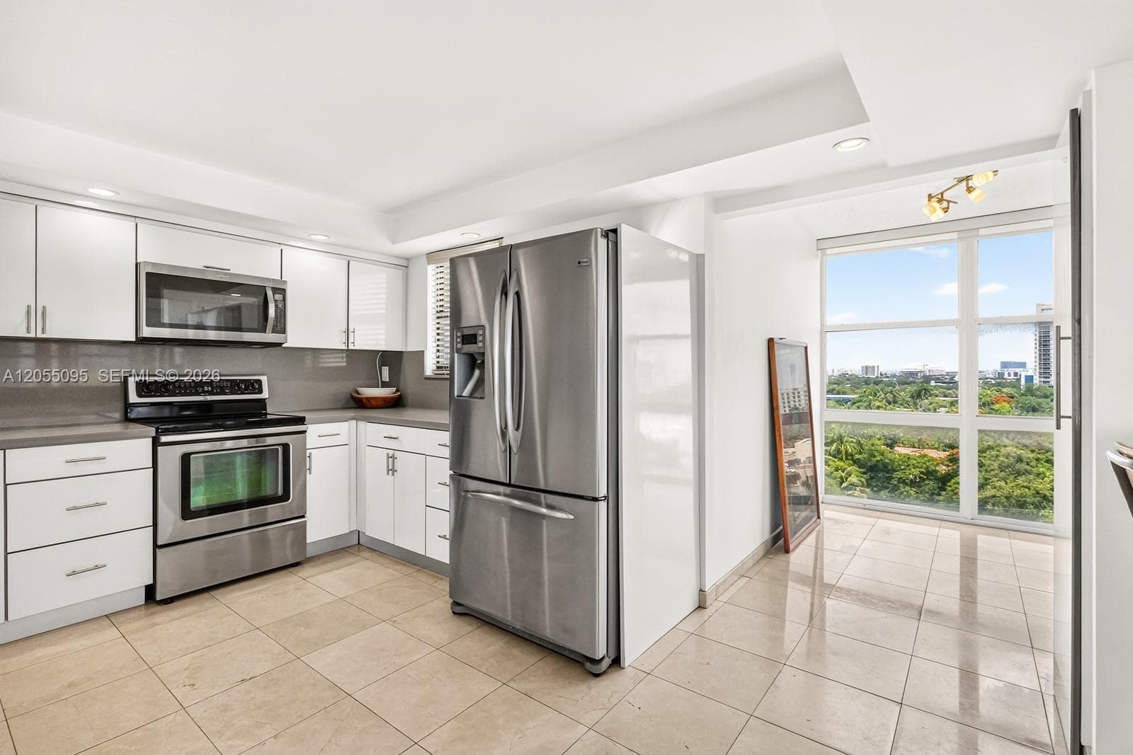 1901 Brickell Ave B1109 photo 13