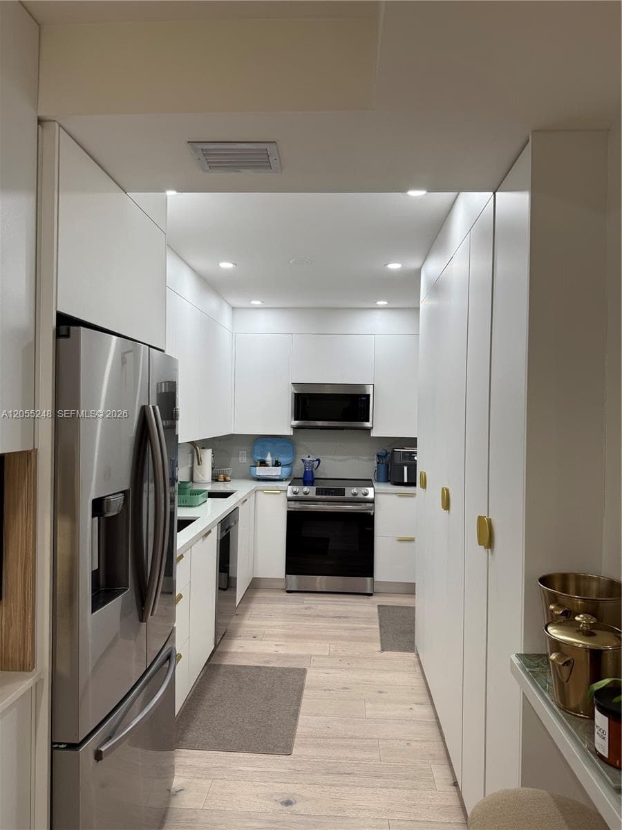 10185 NE Collins Ave 822 photo 8