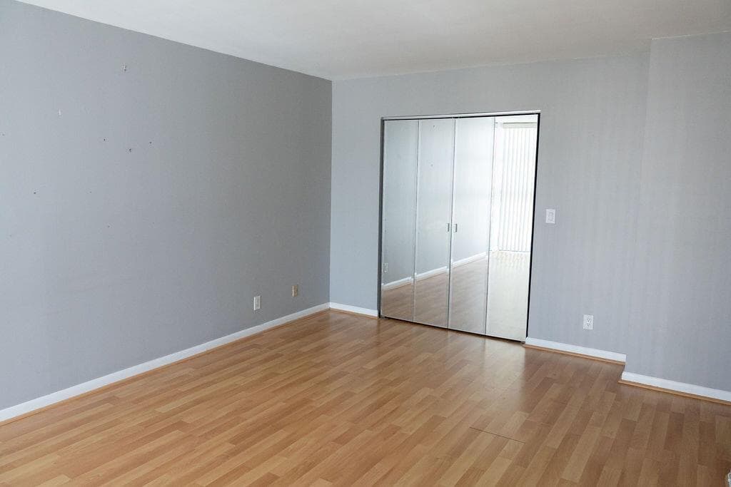 200 LESLIE Drive 819 photo 10