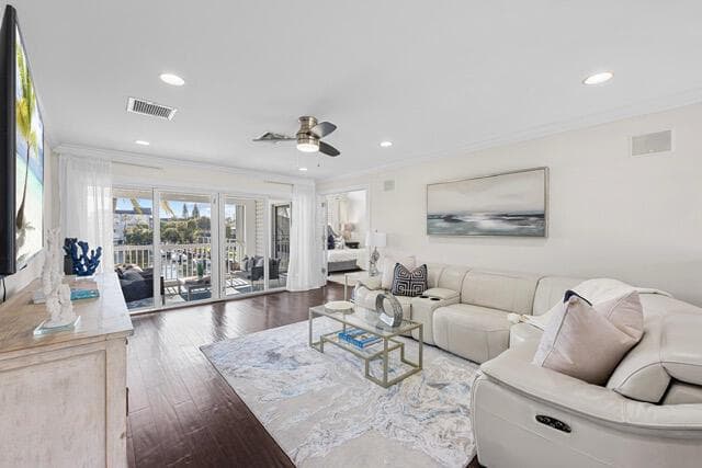 910 JASMINE Drive photo 15