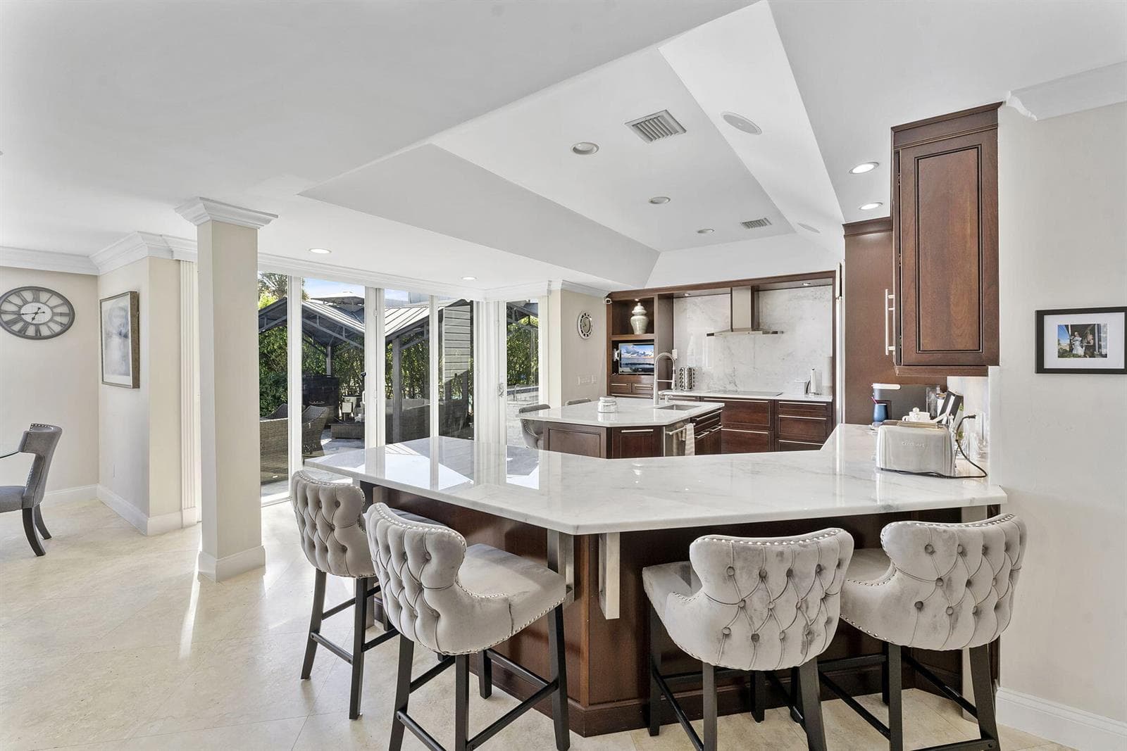 910 JASMINE Drive photo 11