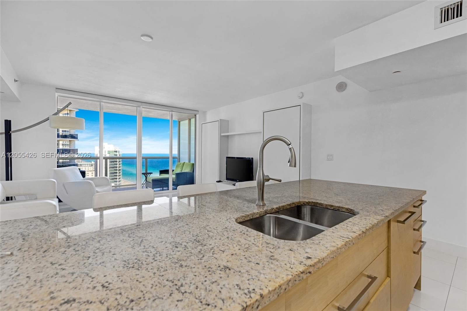 1830 S Ocean Dr 2609 photo 3