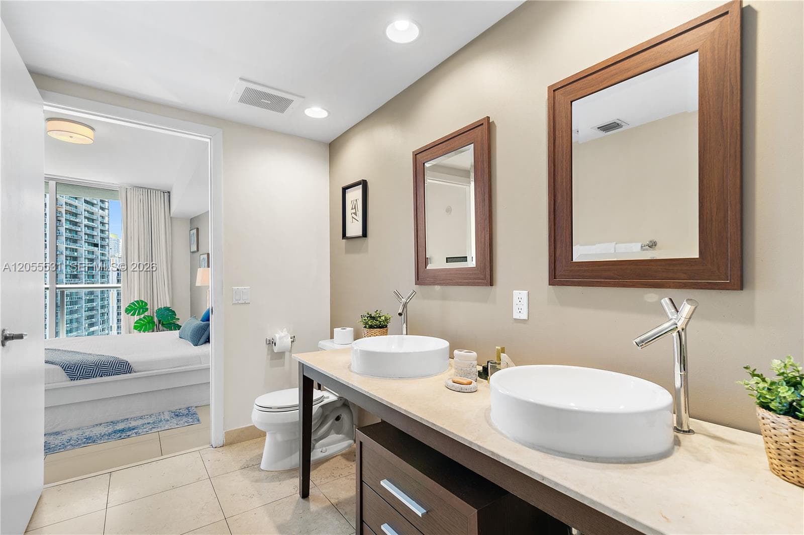 485 Brickell Ave 2306 photo 24